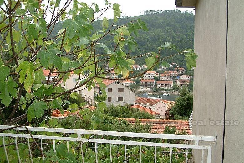 Wyspa Korcula - Dom na 2 piętrach w południowej stronie wyspy Korczula
