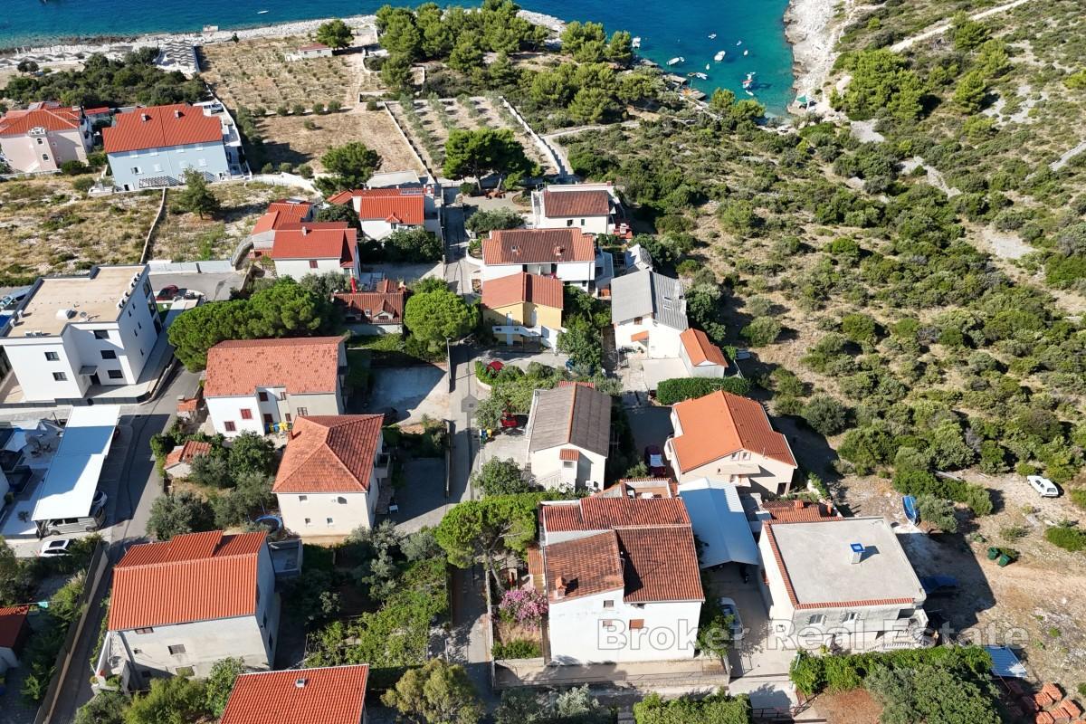 Rymligt hus 150 m från stranden och en hisnande utsikt