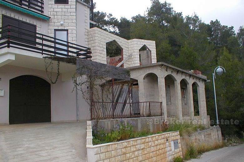 Île de Korcula - Demi maison construite à proximité de la mer