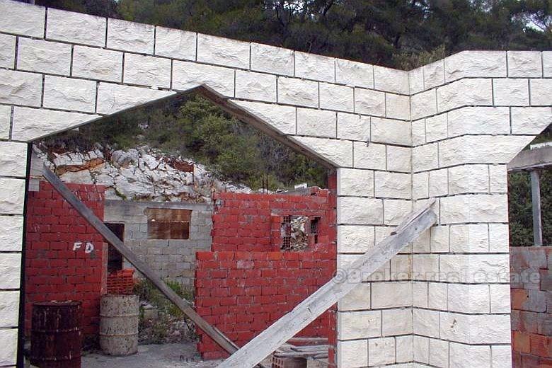 Île de Korcula - Demi maison construite à proximité de la mer