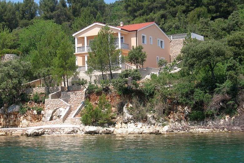 Près de Zadar - Maison en bord de mer avec 3 appartements