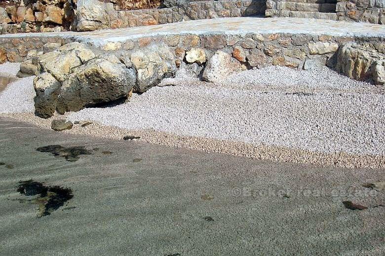 W pobliżu Zadar - Dom przy morzu z 3 mieszkań