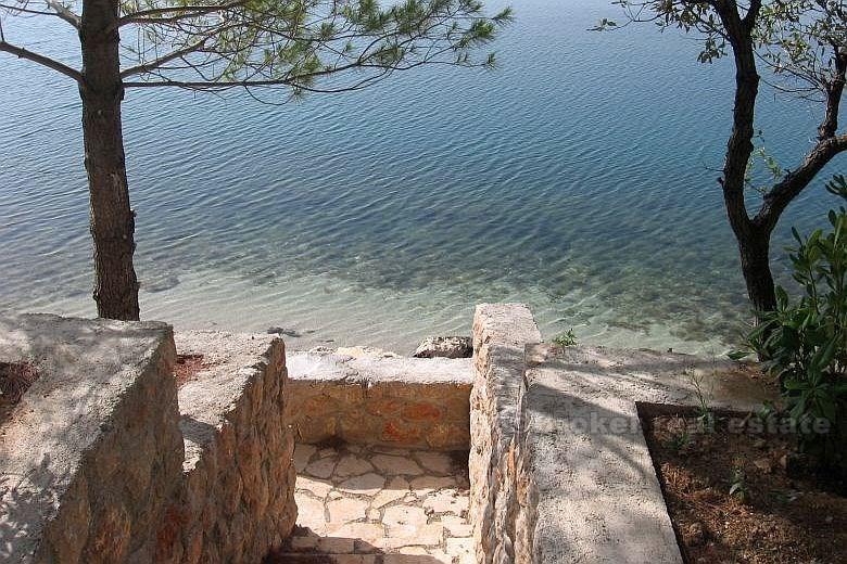 W pobliżu Zadar - Dom przy morzu z 3 mieszkań