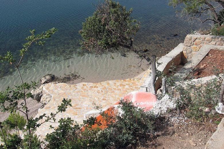 W pobliżu Zadar - Dom przy morzu z 3 mieszkań