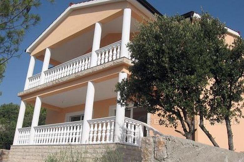 W pobliżu Zadar - Dom przy morzu z 3 mieszkań