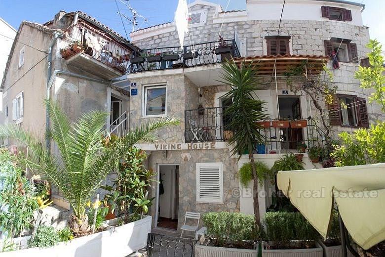 Split - Luxus renoviertes Steinhaus auf 4 Etagen