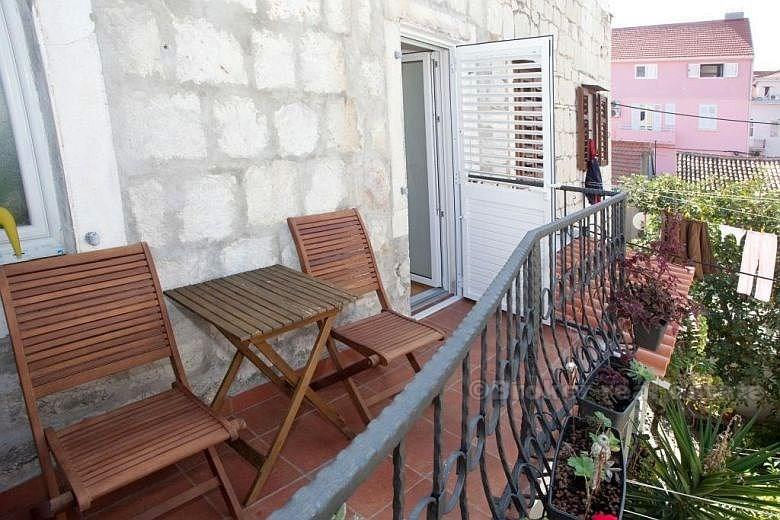 Split - maison en pierre rénovée de luxe sur 4 étages