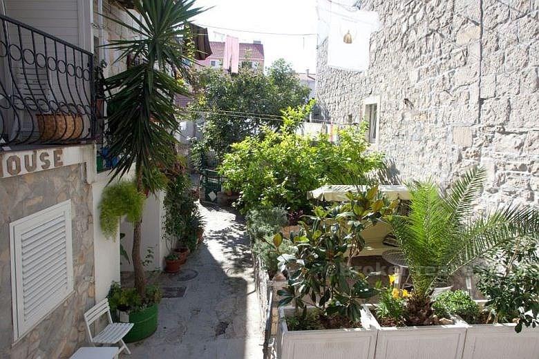 Split - maison en pierre rénovée de luxe sur 4 étages