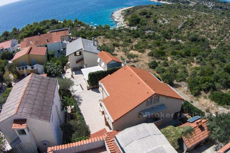 W pobliżu Rogoznica - Dom na 2 piętrach z widokiem na morze