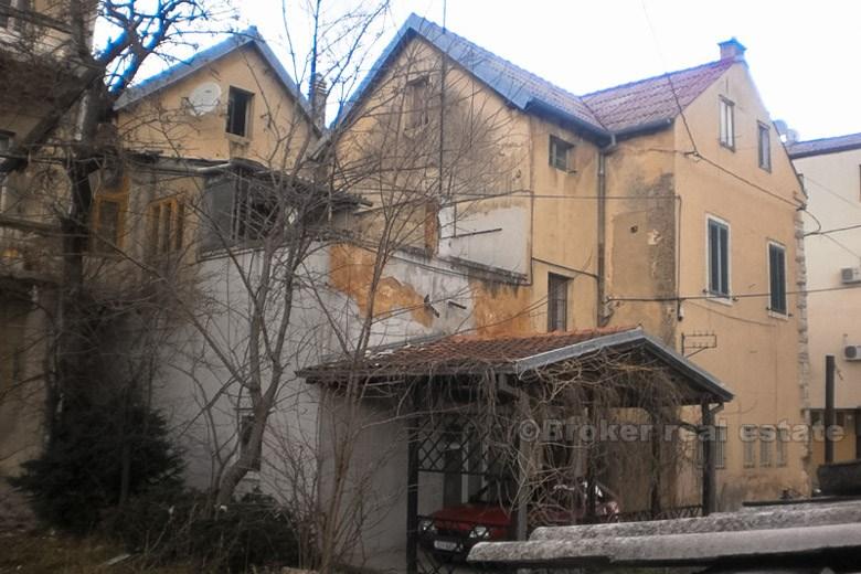 Knin - Duży dom na 500 m2 w centrum