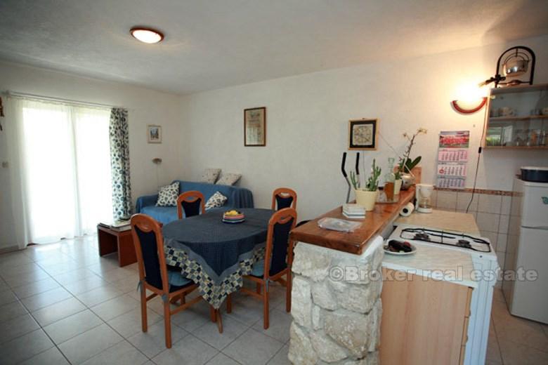 Otok Brač - dva apartmana s pogledom na more