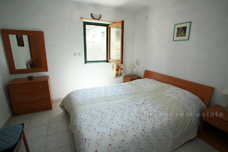 Otok Brač - dva apartmana s pogledom na more