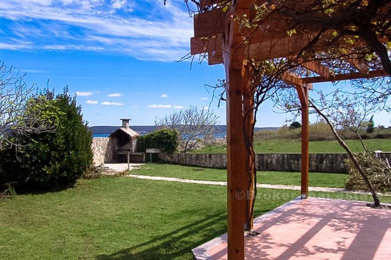 Island of Pasman - Semi-detached house by the sea