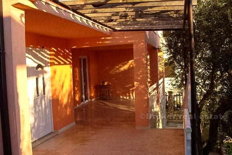 Podgora - Dom nad morzem na 3 piętrach