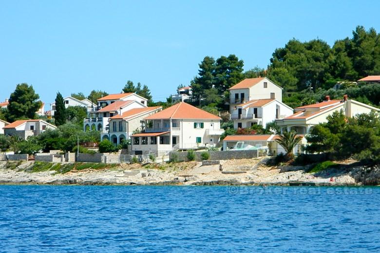 Ostrov Šolta - Luxusní 3 patrový dům