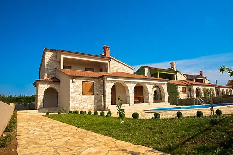 près de Pula - Villa neuve avec piscine