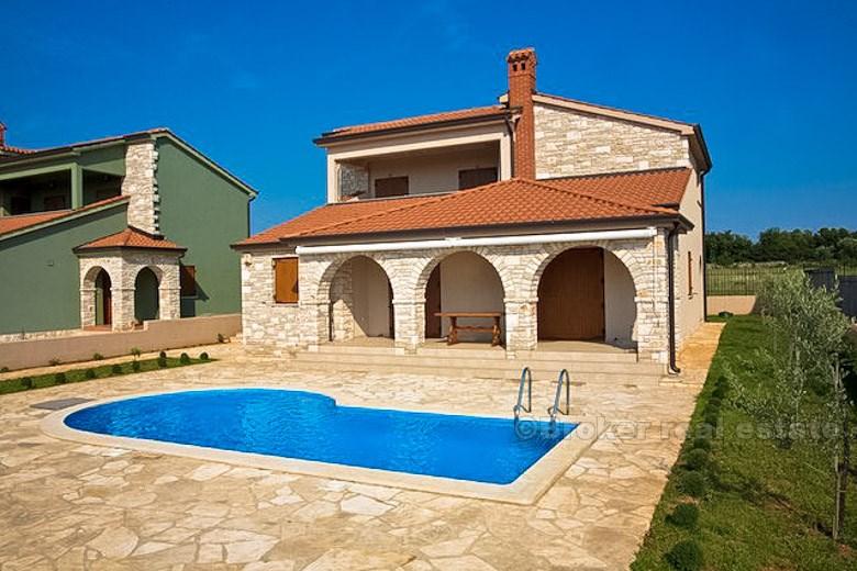 près de Pula - Villa neuve avec piscine