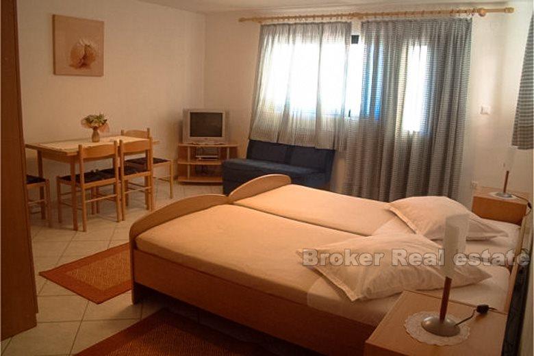 Wyspa Brac - Dom z 9 mieszkań