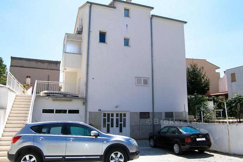 Split - 2 apartments and business premises