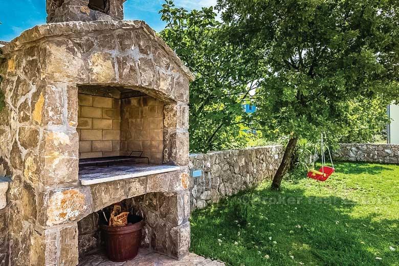 Wyspa Krk - Dom / willa w spokojnej okolicy na skraju zielonej strefie