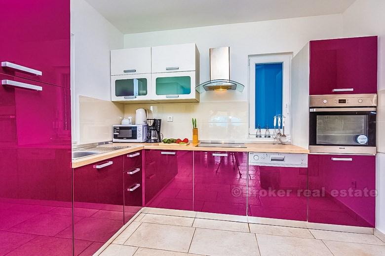 Wyspa Krk - Dom / willa w spokojnej okolicy na skraju zielonej strefie