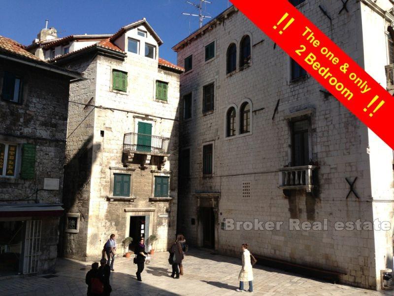 Split - Exclusive to-roms leilighet