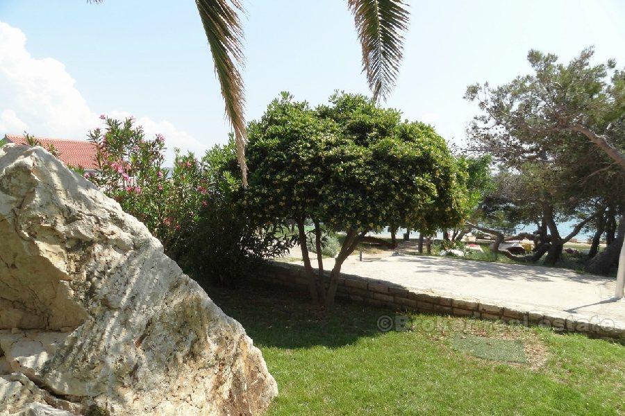 Ostrov Pag - apartmánový dům