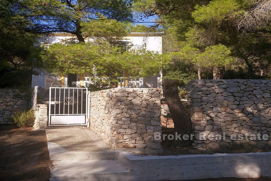Isola di Vis - Palazzina con ampio giardino