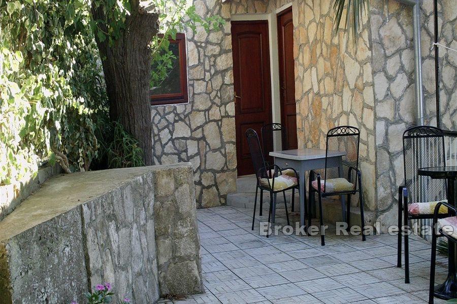Isola di Vis - Palazzina con ampio giardino