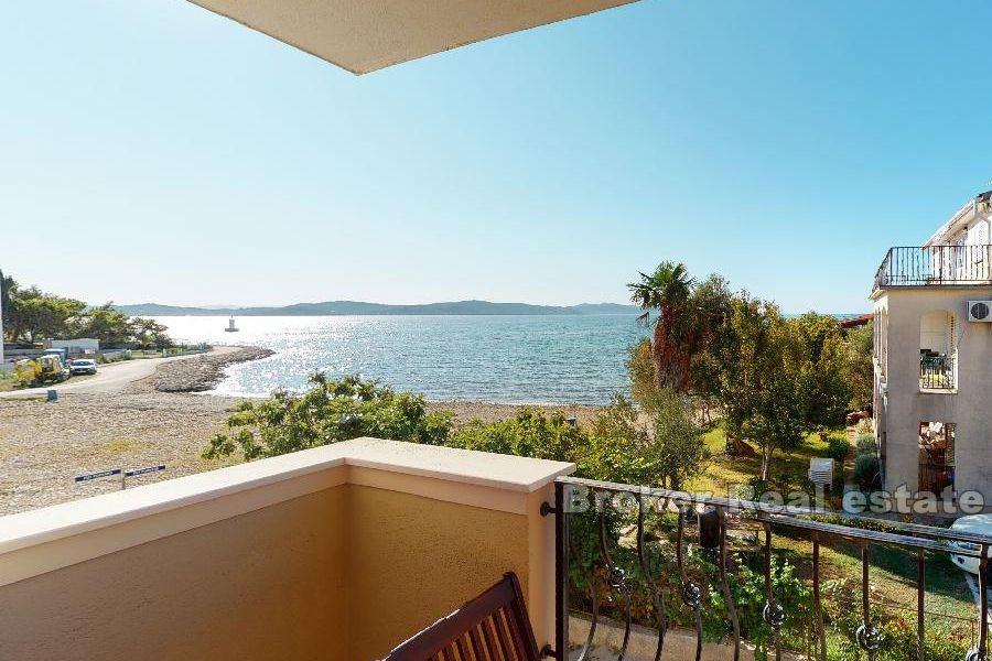 Near Zadar, apartment house with sea view