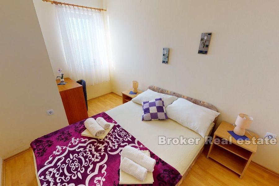 In der Nähe von Zadar, Apartmenthaus mit Meerblick