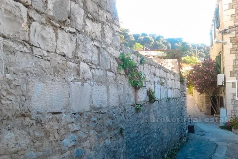 ostrov Brač starého stredomorského doma