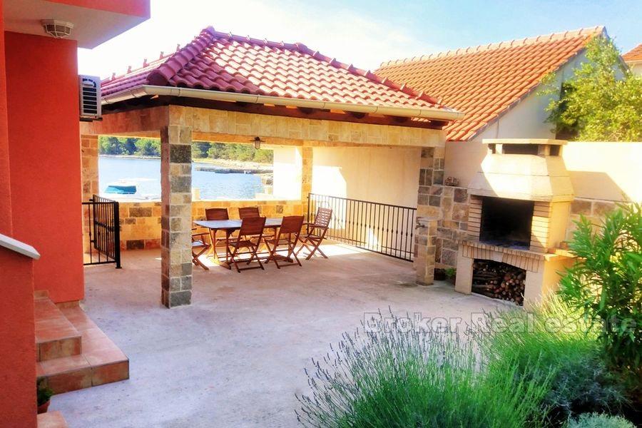 wyspa Dugi otok - Nowo wybudowany dom-domek, nad brzegiem morza