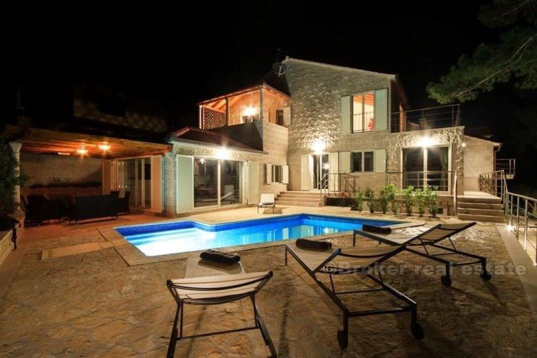 île de Brac - villa en front de mer de luxe