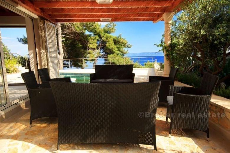 île de Brac - villa en front de mer de luxe