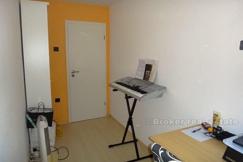 Split, renovated two-bedroom apartment!