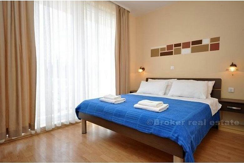 Kaštela, hotel / vila