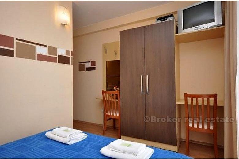 Kaštela, hotel / vila