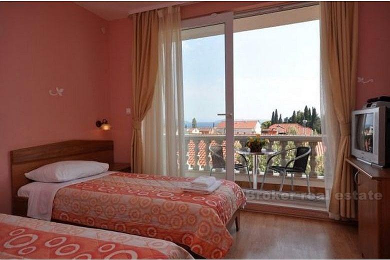 Kaštela, hotel / vila