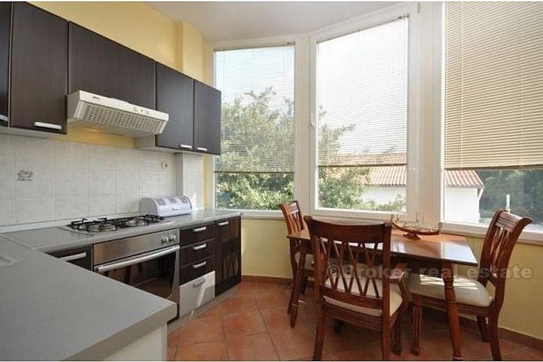 Kaštela, hotel / vila