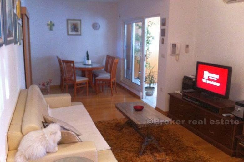 apartmán se dvěma ložnicemi ve Splitu