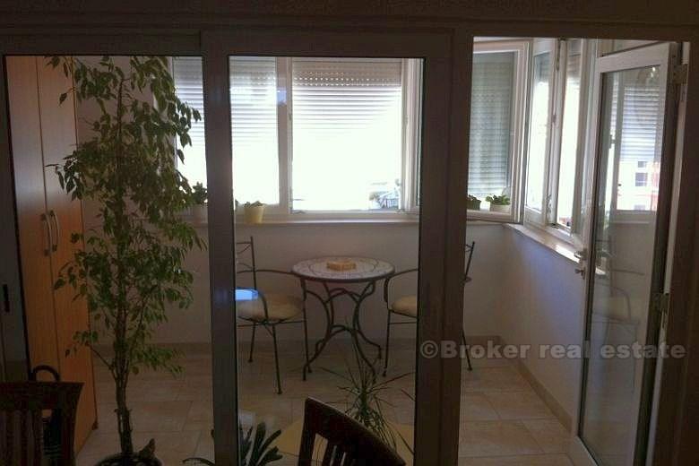 apartmán se dvěma ložnicemi ve Splitu