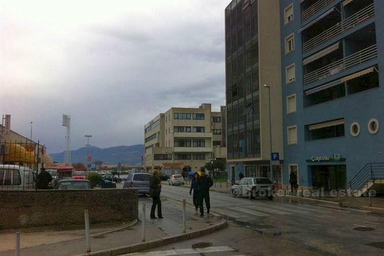 склад / больше парковочных мест - Сплит