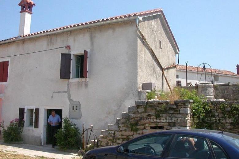 20 km de Pula - Maison