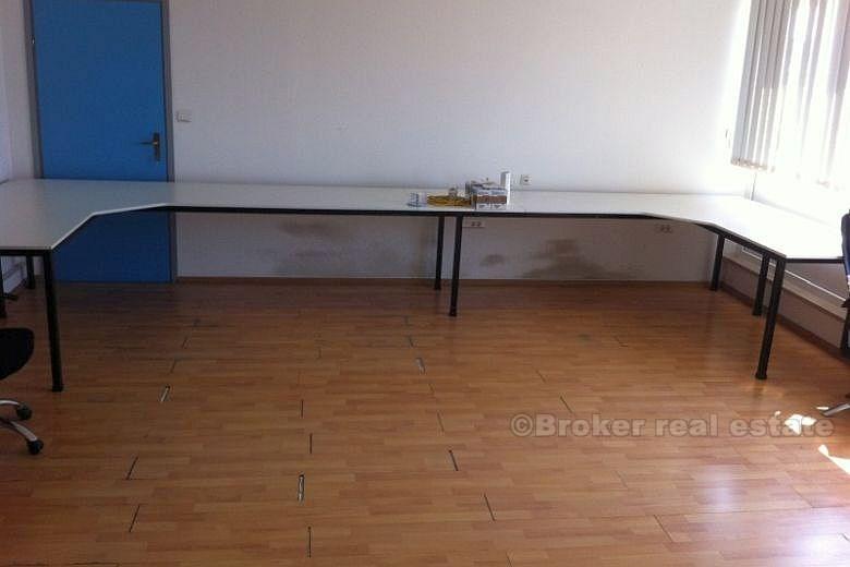 Spazio per uffici nella zona industriale