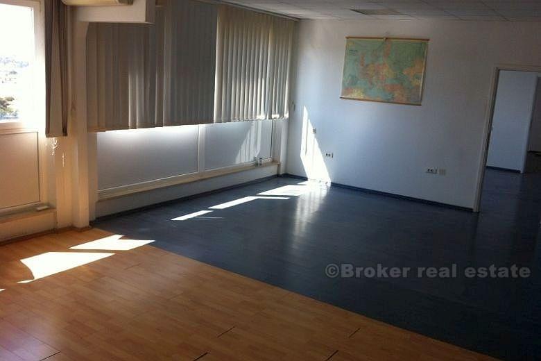 Spazio per uffici nella zona industriale