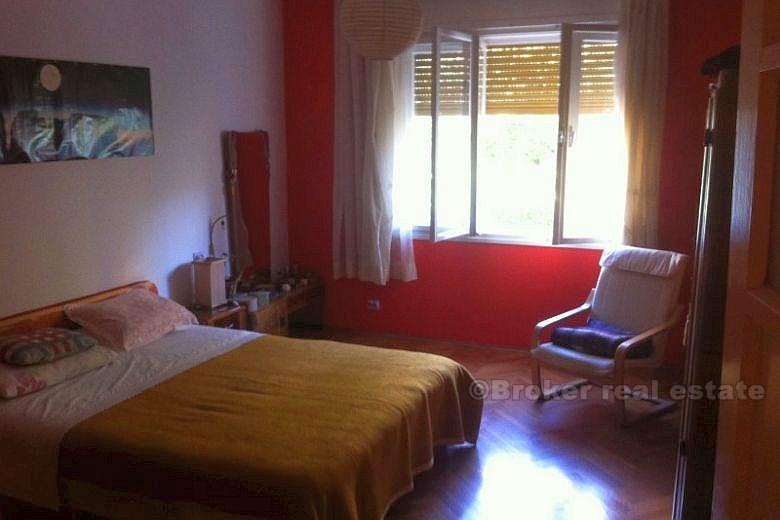 Split, to roms leilighet