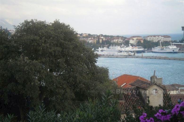 Split, tre roms leilighet