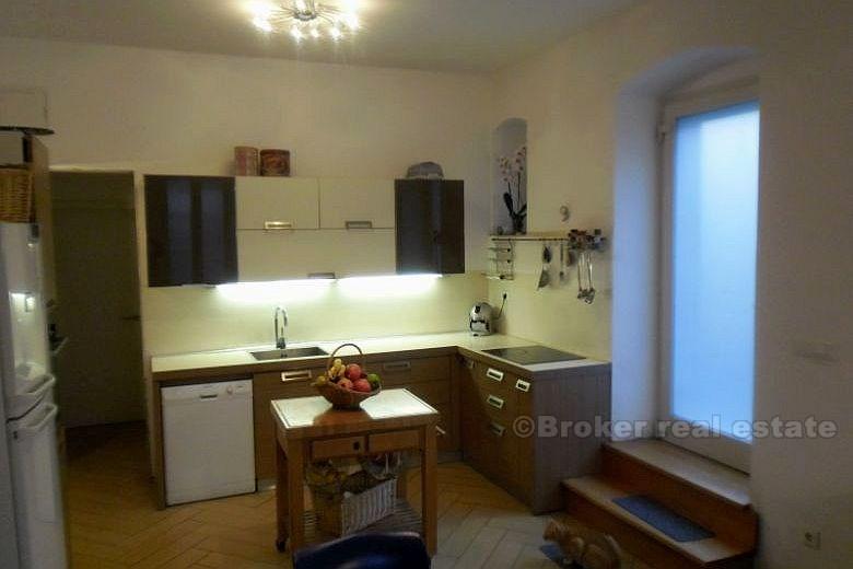 Сплит трехкомнатная квартира