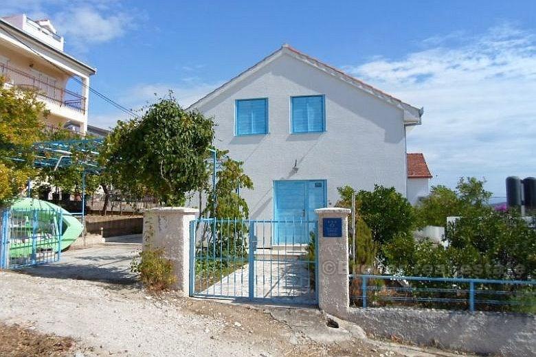 w pobliżu Trogiru. zmodernizowana willa